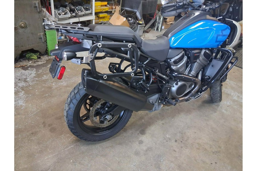 2022 Harley-Davidson® Pan America™ 1250 Special Blue/White w/Cast Wheels