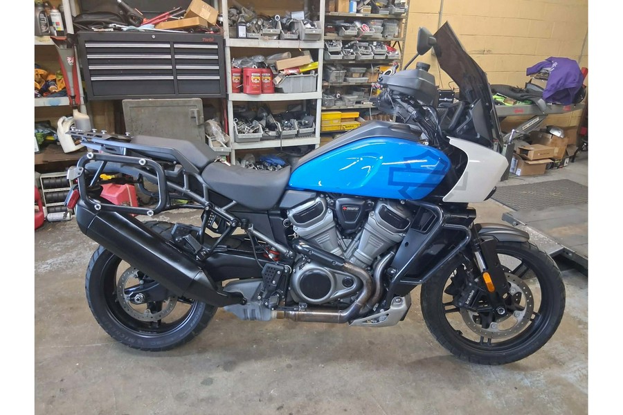 2022 Harley-Davidson® Pan America™ 1250 Special Blue/White w/Cast Wheels