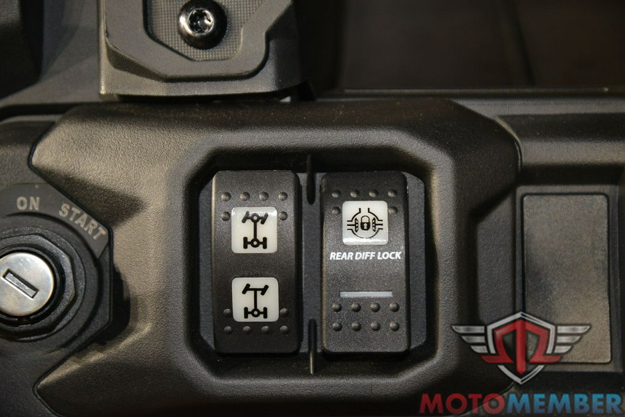 2025 Can-Am Defender DPS HD7