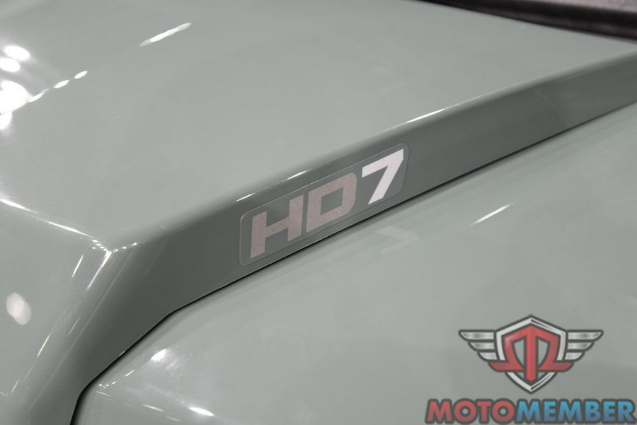 2025 Can-Am Defender DPS HD7