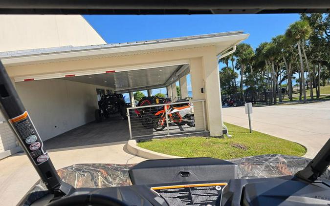 2026 Can-Am® Commander MAX X mr 1000R Wildland Camo