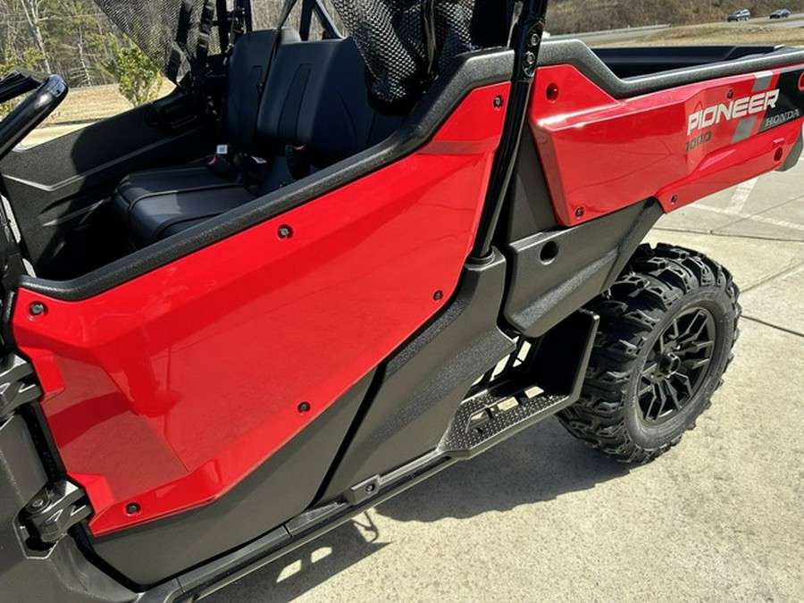 2025 Honda Pioneer 1000-6 Deluxe Crew