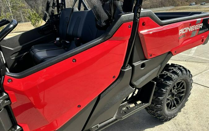 2025 Honda Pioneer 1000-6 Deluxe Crew