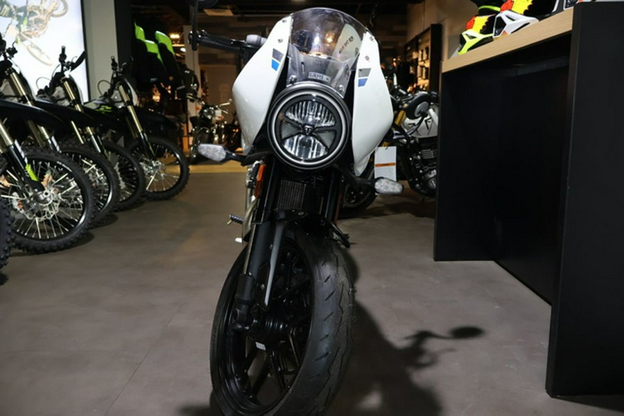 2026 Triumph Thruxton 400 Pearl Metallic White / Storm Grey 400