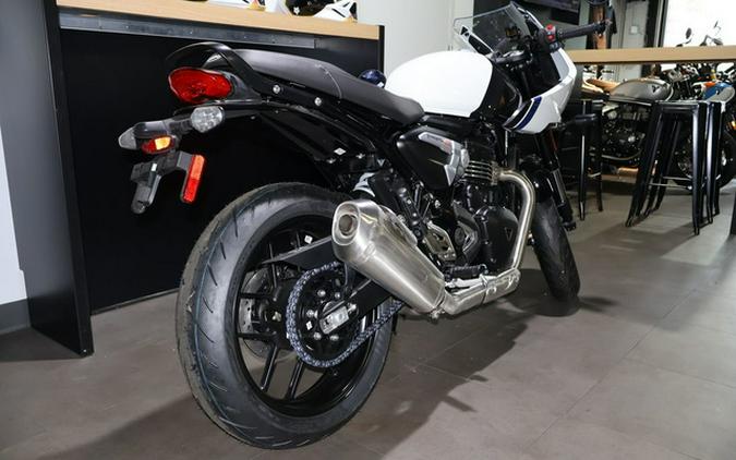 2026 Triumph Thruxton 400 Pearl Metallic White / Storm Grey 400