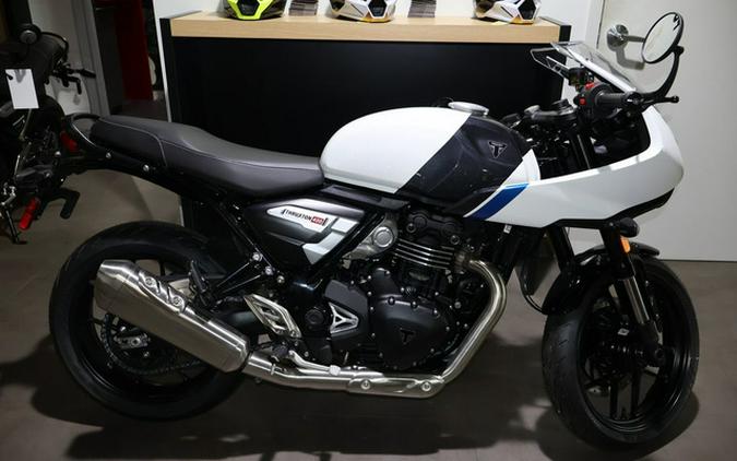 2026 Triumph Thruxton 400 Pearl Metallic White / Storm Grey 400