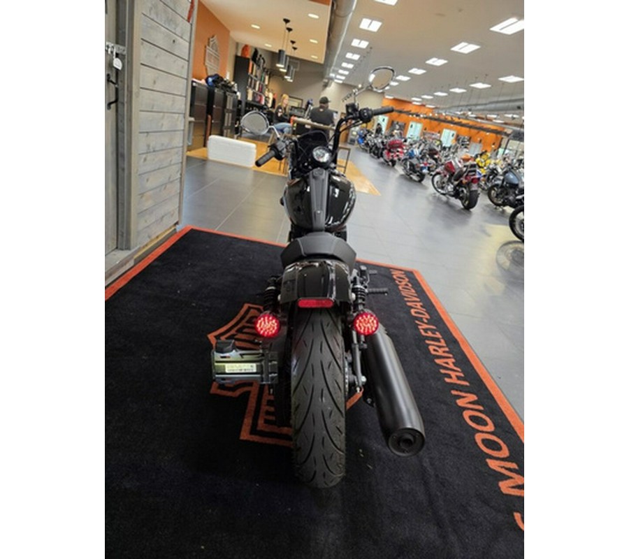 2025 Indian Scout Sixty Bobber Black Metallic