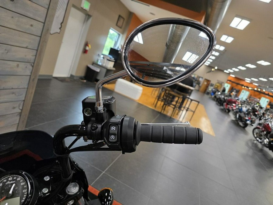 2025 Indian Scout Sixty Bobber Black Metallic