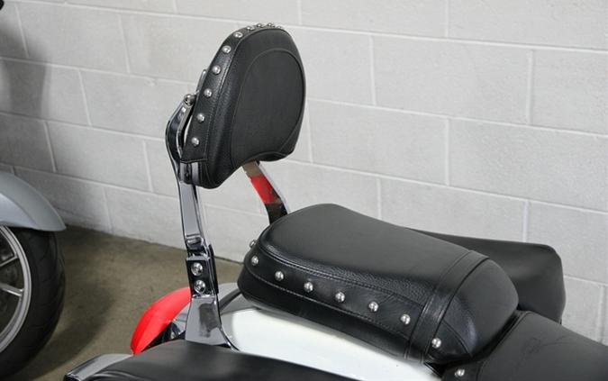 2011 SUZUKI BOULEVARD C50T