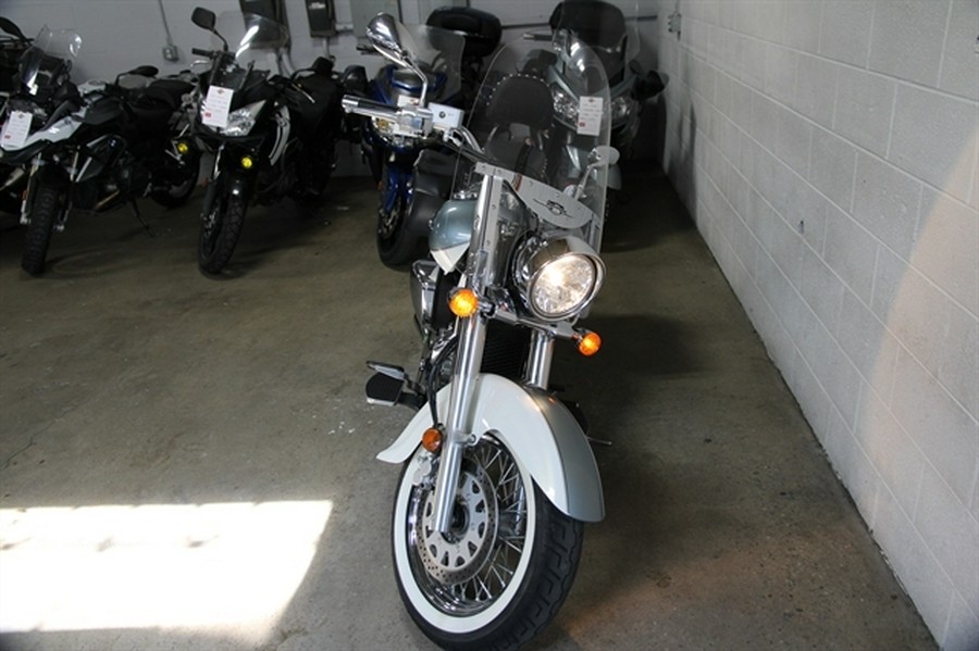 2011 SUZUKI BOULEVARD C50T