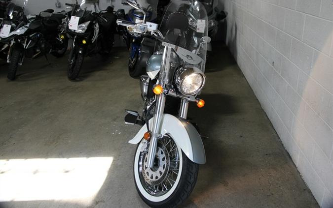 2011 SUZUKI BOULEVARD C50T