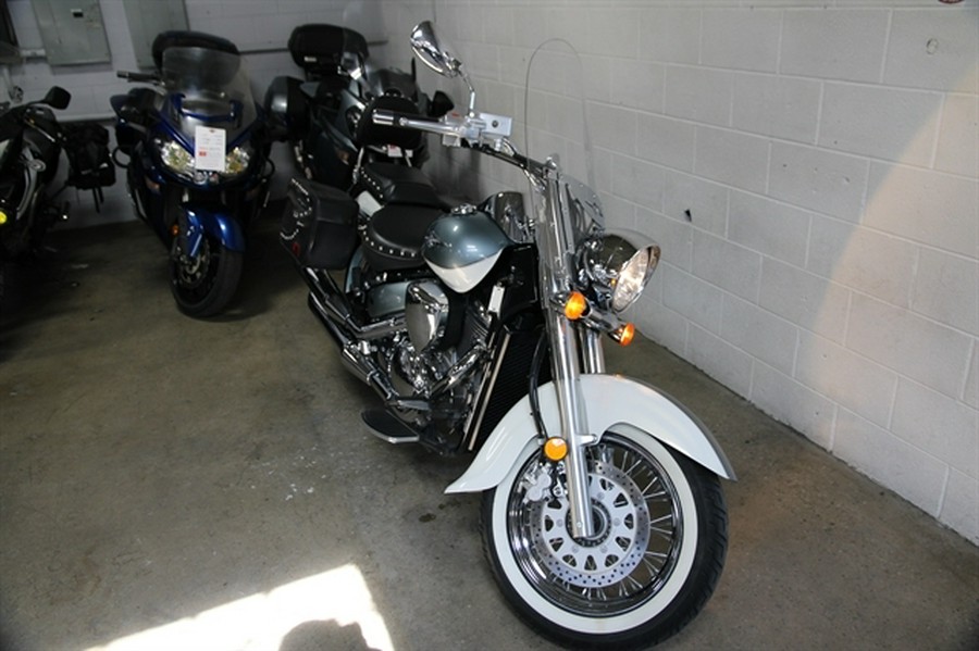 2011 SUZUKI BOULEVARD C50T
