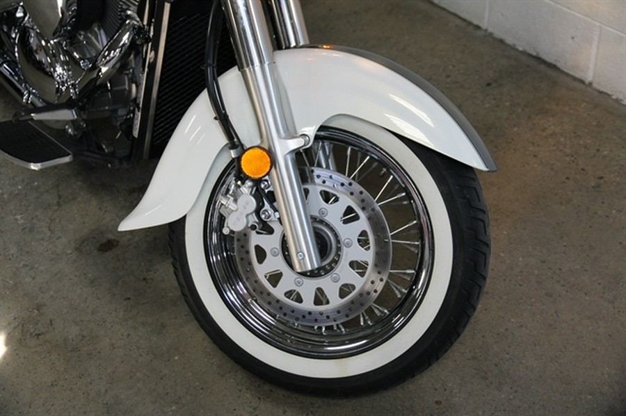 2011 SUZUKI BOULEVARD C50T