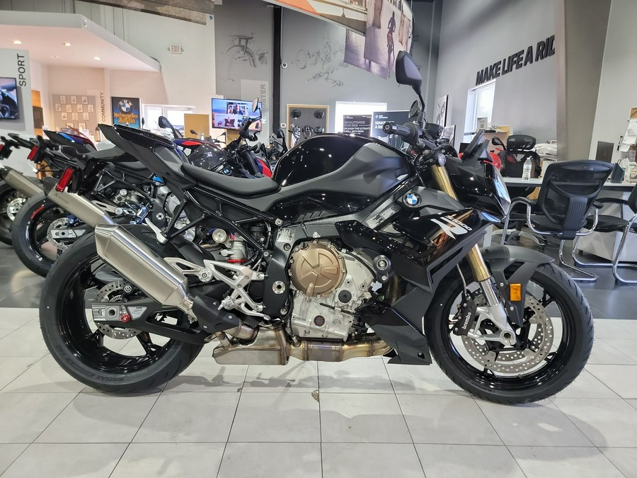 2024 BMW S 1000 R Black Storm Metallic