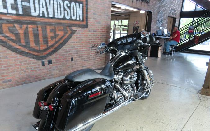 2019 Harley-Davidson® Street Glide® FLHX