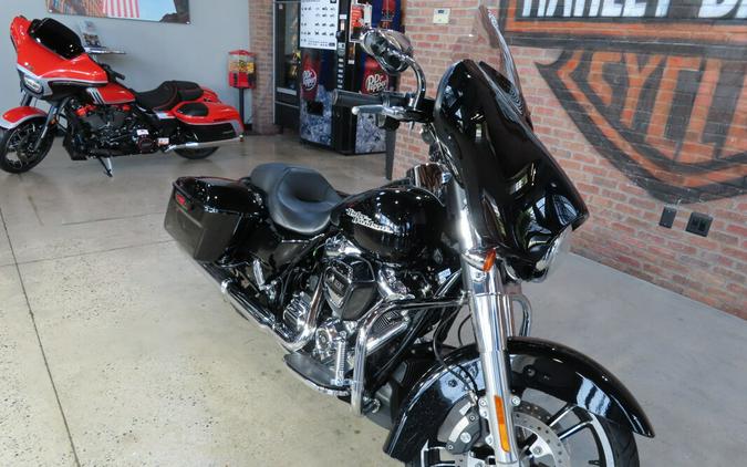 2019 Harley-Davidson® Street Glide® FLHX