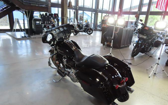 2019 Harley-Davidson® Street Glide® FLHX