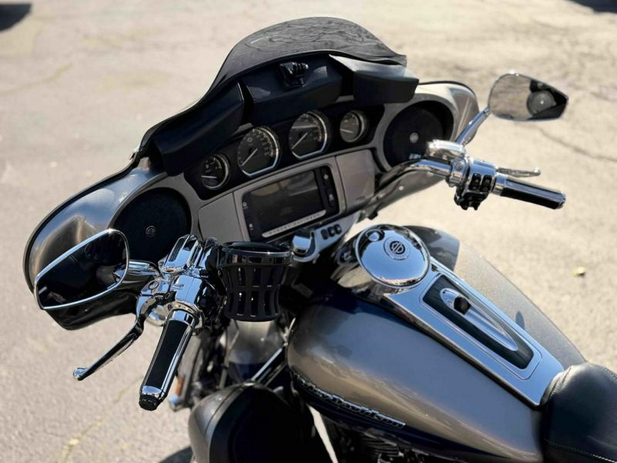 2017 Harley-Davidson® FLHTKSE - CVO™ Limited