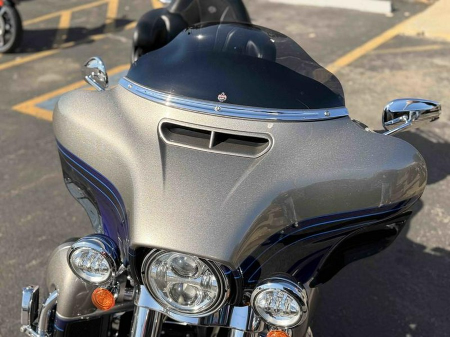 2017 Harley-Davidson® FLHTKSE - CVO™ Limited