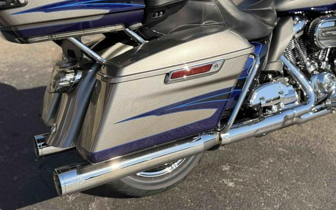 2017 Harley-Davidson® FLHTKSE - CVO™ Limited