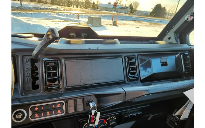 2026 Can-Am SSV DEF XTCAB 65 HD11 BK 26 XT CAB HD11