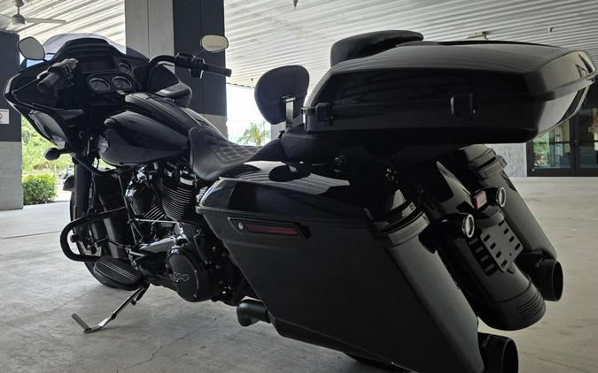 2021 Harley-Davidson® Road Glide® Special Vivid Black - Black Finish