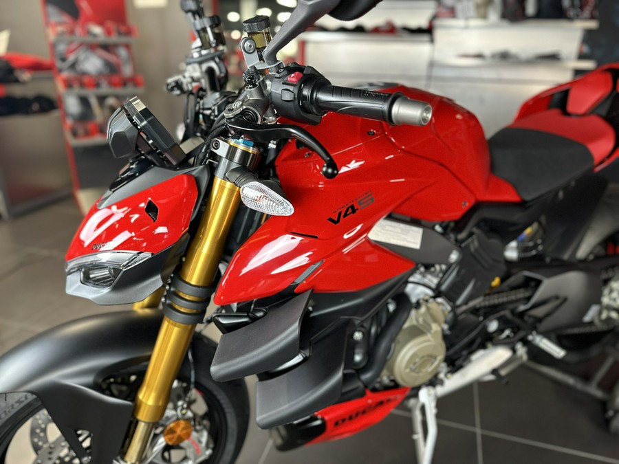 2024 Ducati STREETFIGHTER V4 S