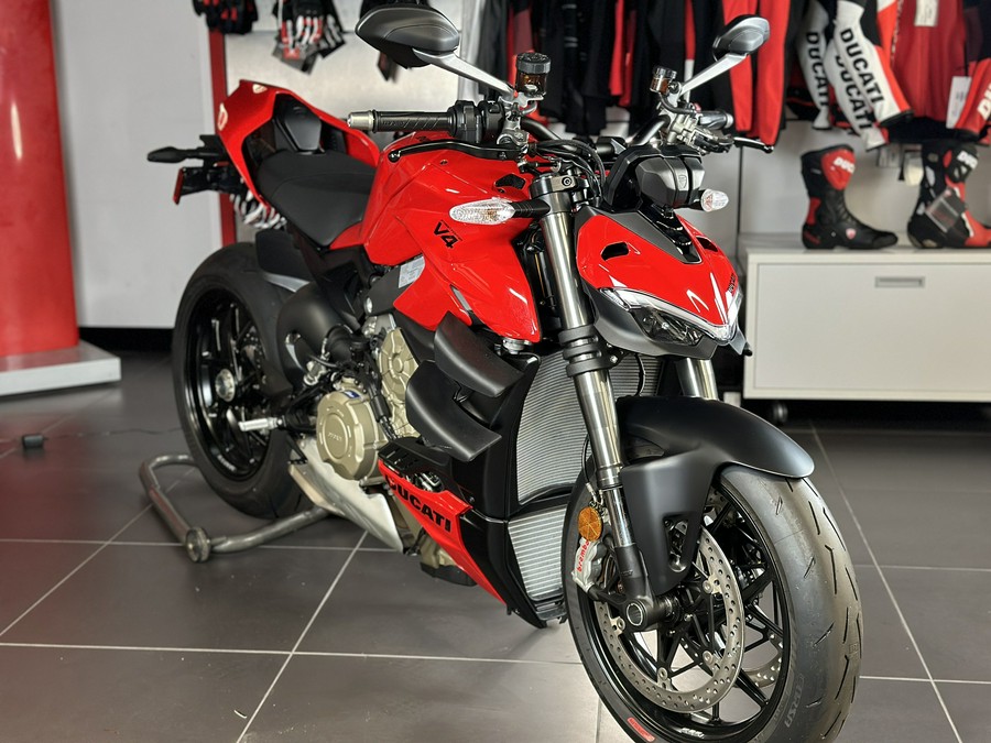 2024 Ducati STREETFIGHTER V4