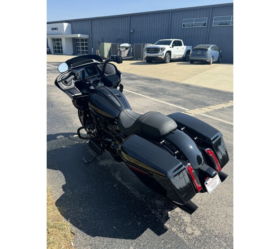 FLTRX 2024 Road Glide™