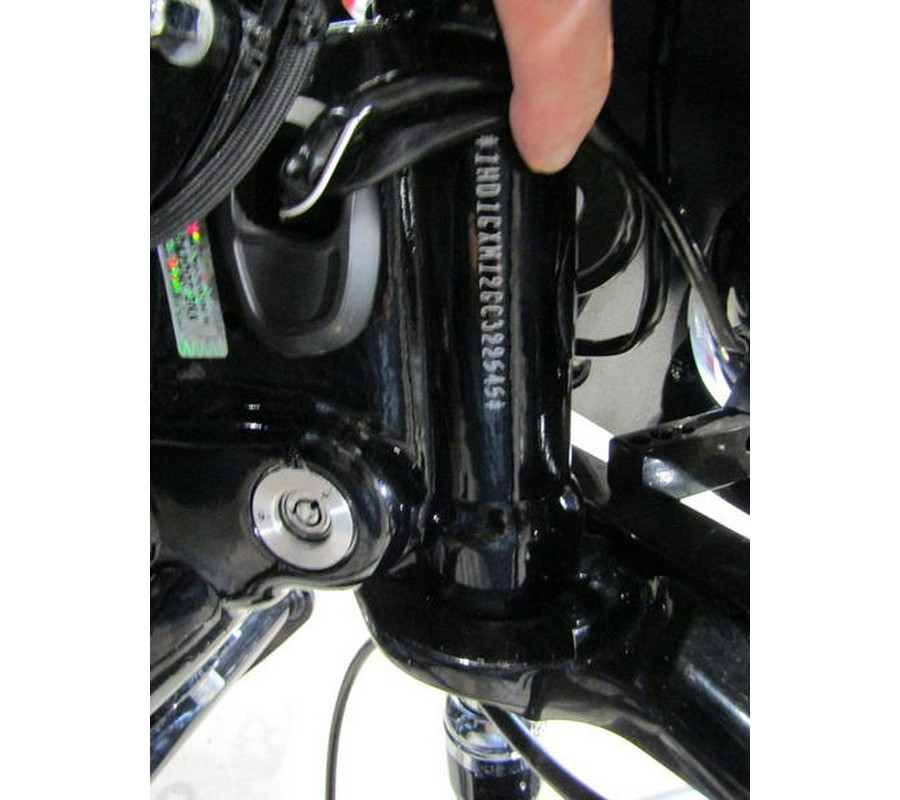 2016 Harley-Davidson® FXDB - Dyna® Street Bob®