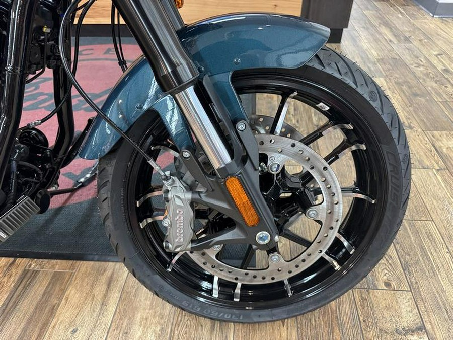 2025 Indian Motorcycle® Sport Chief Cascade Green Metallic