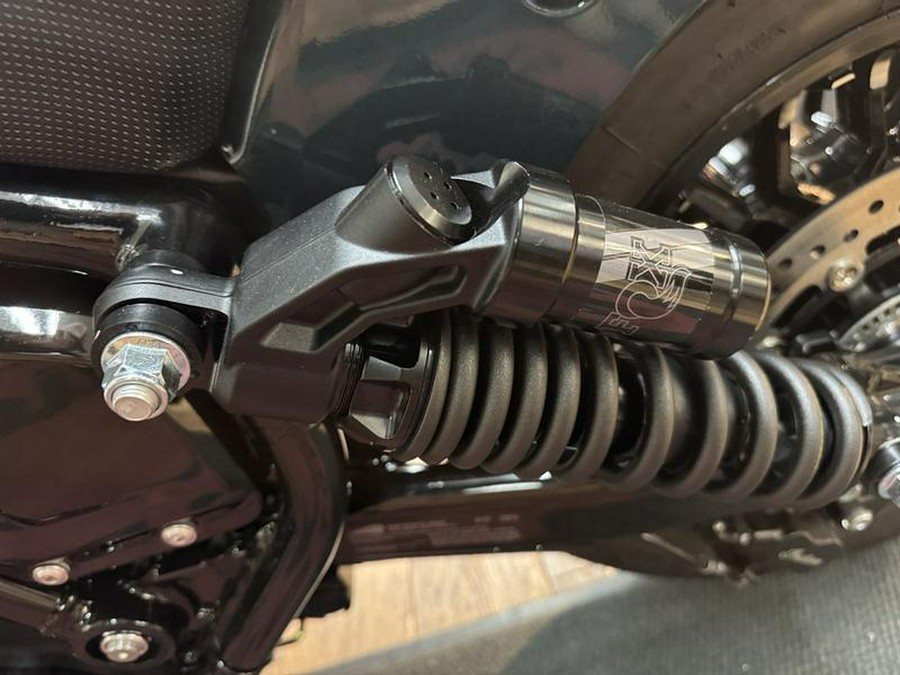 2025 Indian Motorcycle® Sport Chief Cascade Green Metallic