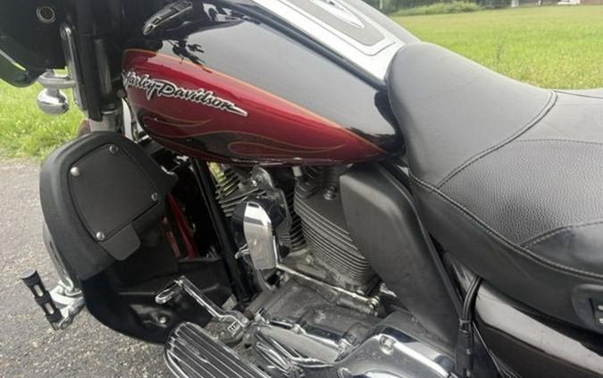 2011 Harley-Davidson® FLHTCUSE6 - CVO™ Ultra Classic® Electra Glide®