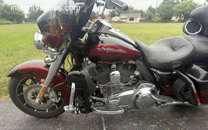 2011 Harley-Davidson® FLHTCUSE6 - CVO™ Ultra Classic® Electra Glide®