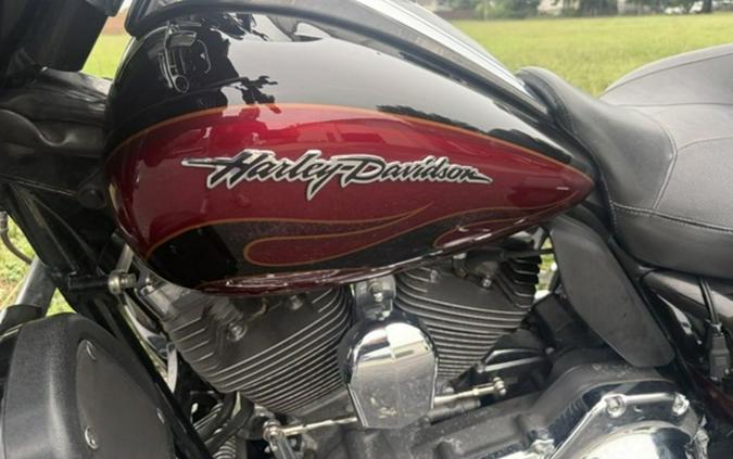 2011 Harley-Davidson® FLHTCUSE6 - CVO™ Ultra Classic® Electra Glide®
