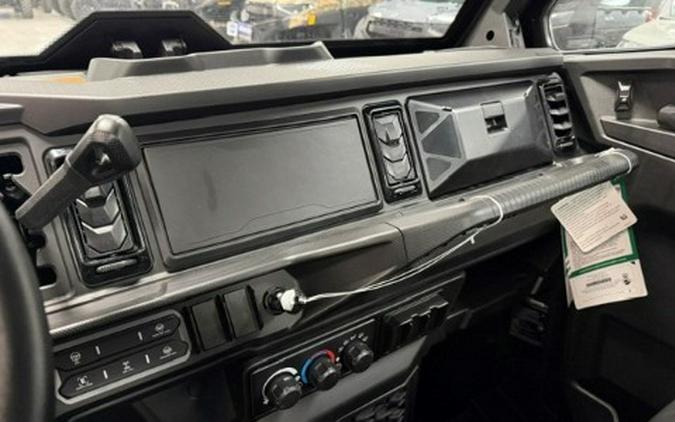 2026 Can-Am Defender XT CAB HD11