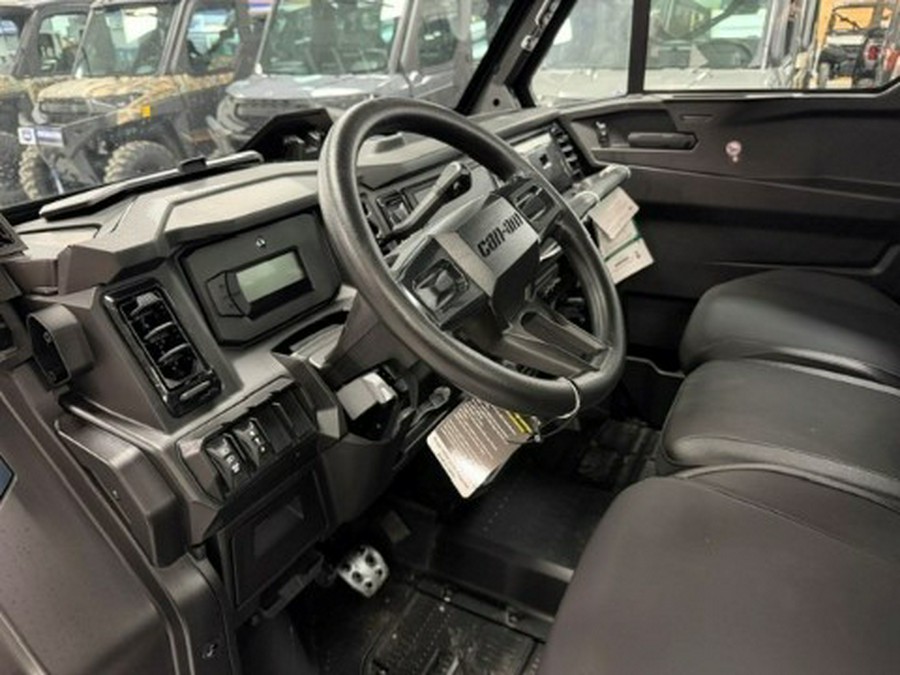 2026 Can-Am Defender XT CAB HD11