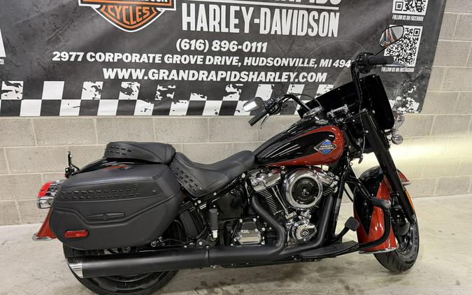 2025 Harley-Davidson® FLHC - Heritage Classic