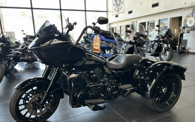 2023 Harley-Davidson® FLTRT - Road Glide® 3