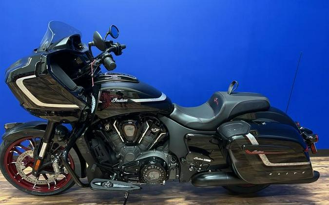 2024 Indian Motorcycle® Challenger® Elite Charcoal Candy/Black Candy