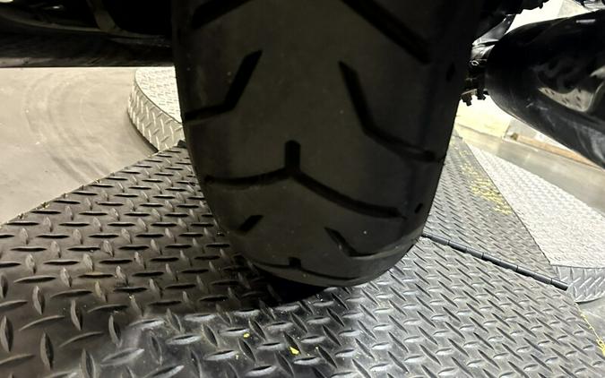 Harley-Davidson® Electra Glide® Ultra Classic® 2019 FLHTCU 655372TT TWISTED CHERRY W/PINSTRIPE