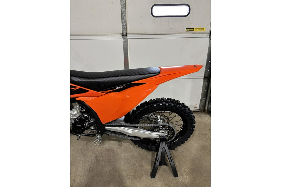 2027 250 SX-F - KTM