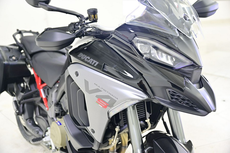 2025 Ducati Multistrada V4 S Travel & Radar
