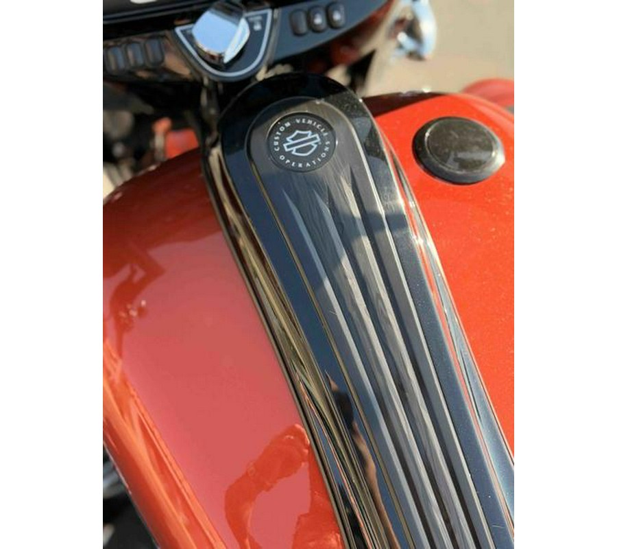 2017 Harley-Davidson® FLHXSE - CVO™ Street Glide®