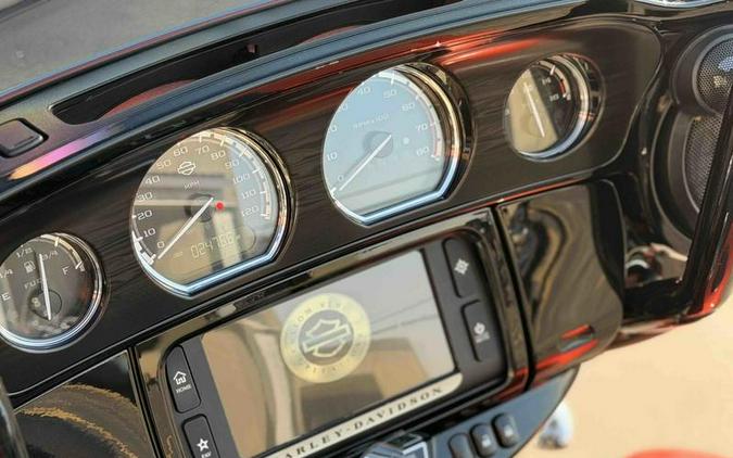 2017 Harley-Davidson® FLHXSE - CVO™ Street Glide®