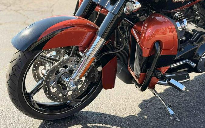 2017 Harley-Davidson® FLHXSE - CVO™ Street Glide®