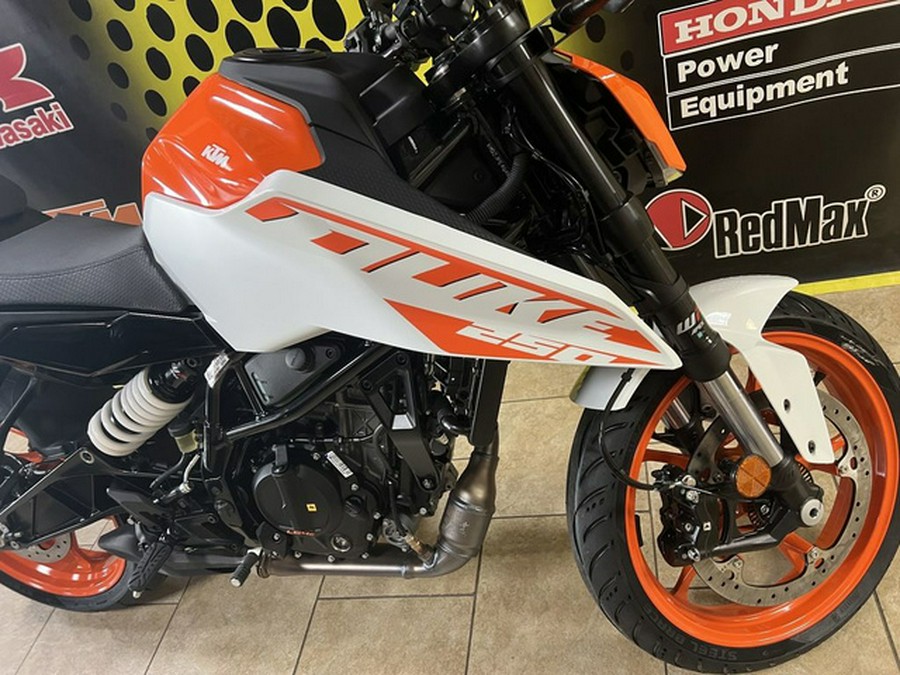 2024 KTM Duke 250