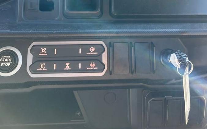 2026 Can-Am Defender MAX XT HD11