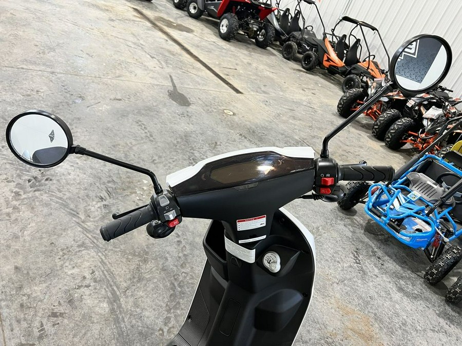 2021 Genuine Scooter Co. Brio 50i