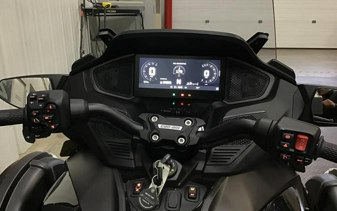 2026 Can-Am® Spyder RT Limited Dark